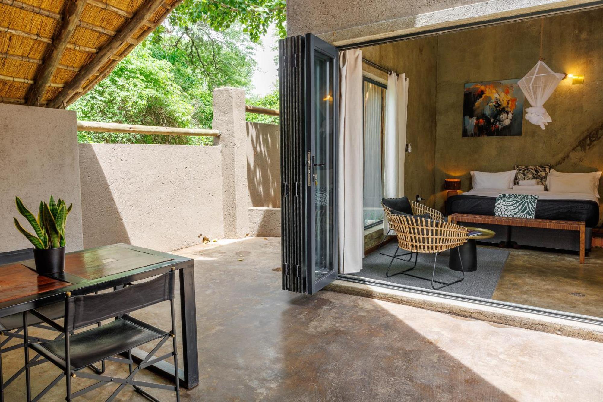 Chobe House Villa And Chalets Kasane Exteriör bild