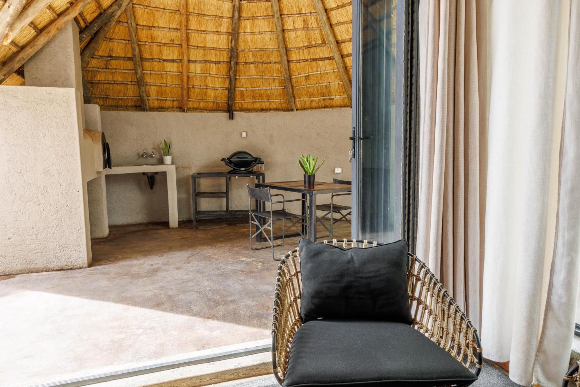 Chobe House Villa And Chalets Kasane Exteriör bild