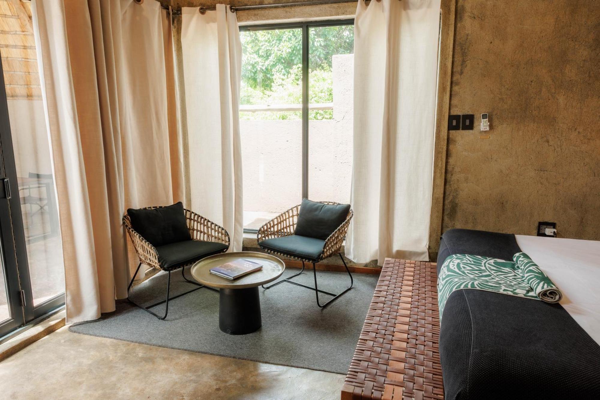 Chobe House Villa And Chalets Kasane Exteriör bild